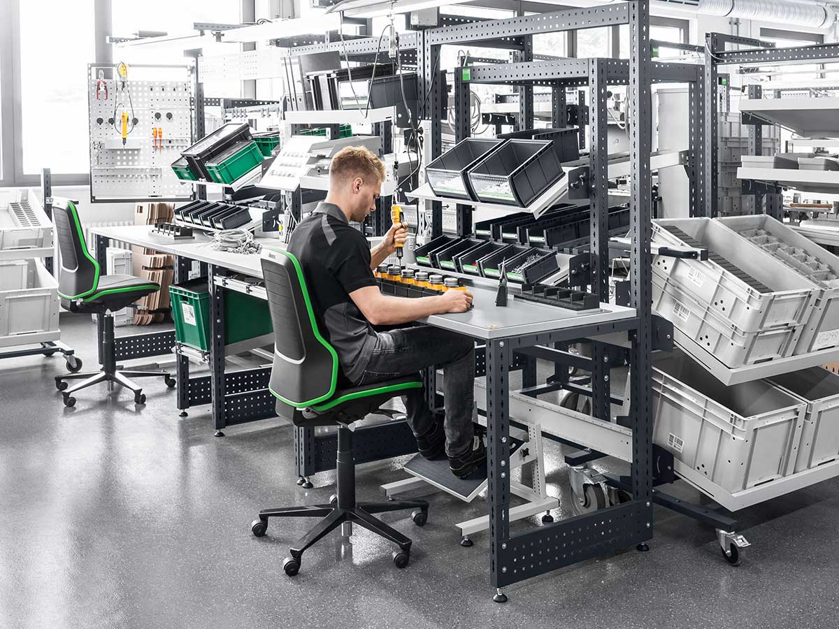 Ergonomie na montážním pracovišti není špatný pohyb.