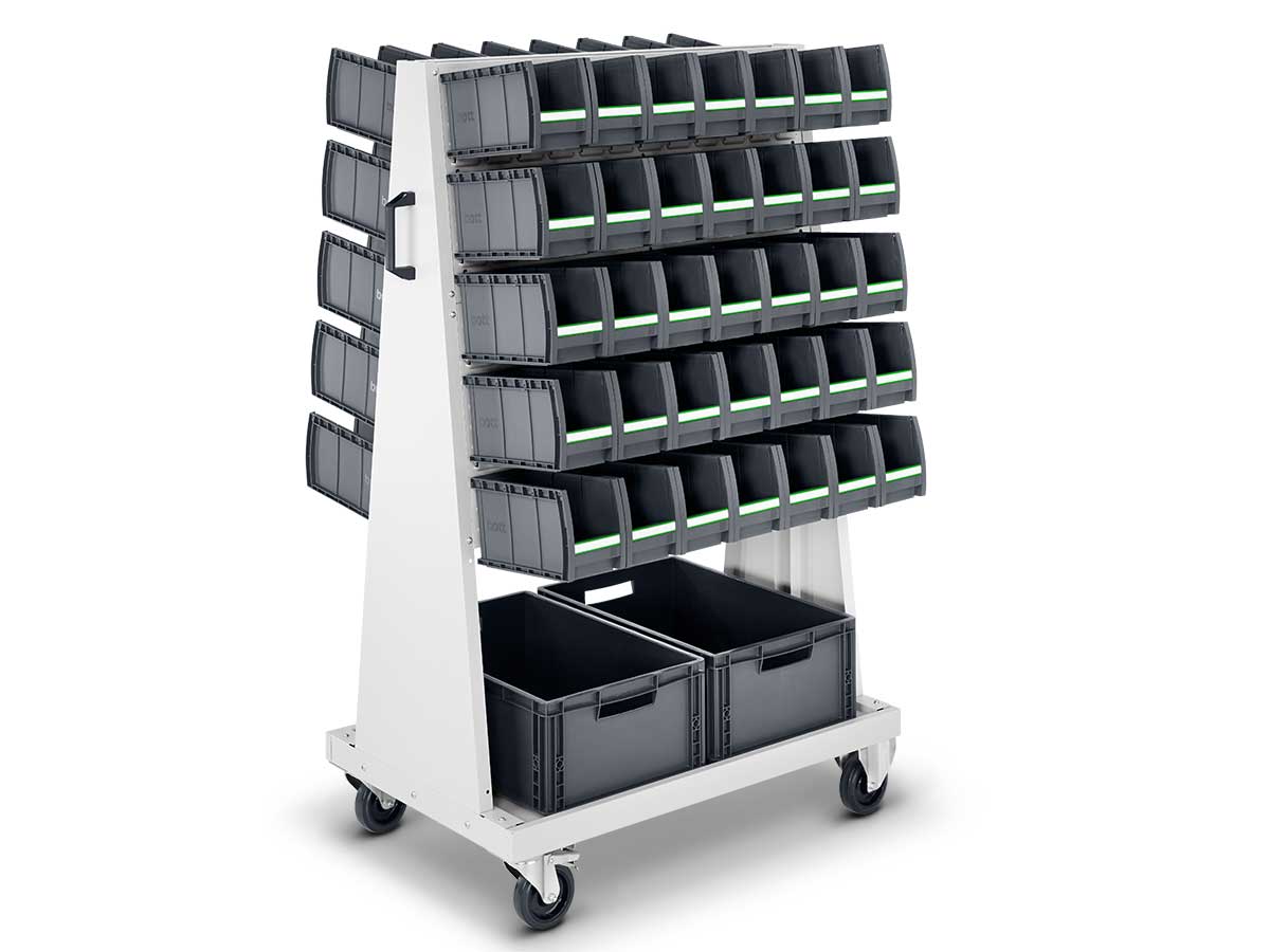 Otevřené úložné boxy lze přehledně a mobilně připevnit k vozíku perfo.
